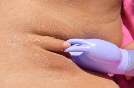 erect clit free nude pictures
