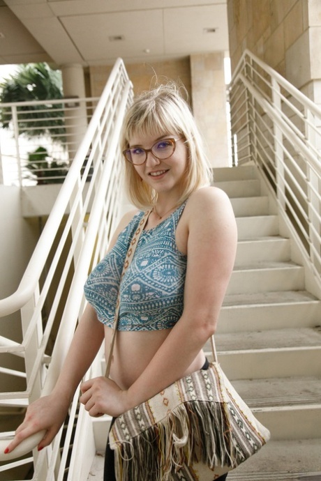 nerdy milf hot nude pic
