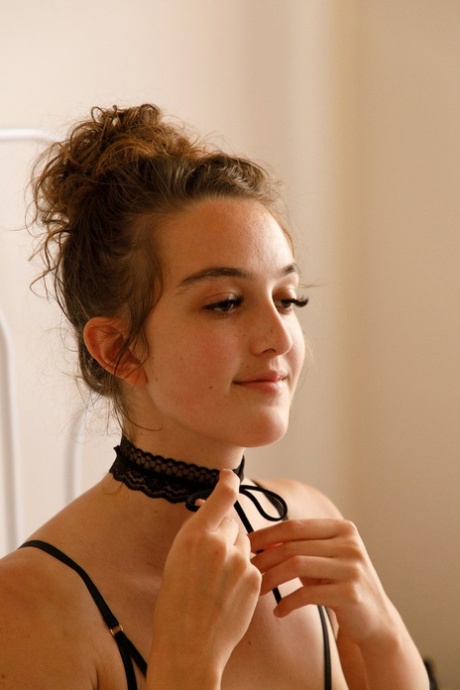 große dünne Brünette xxx kostenlose galerie