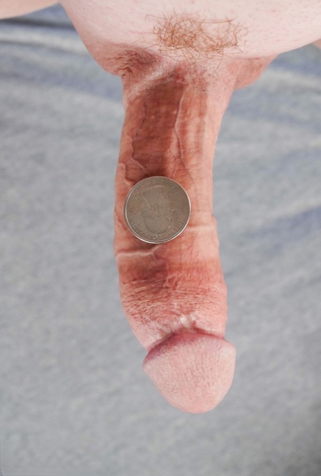 ニューハーフの大きなボール セクシーヌード 写真