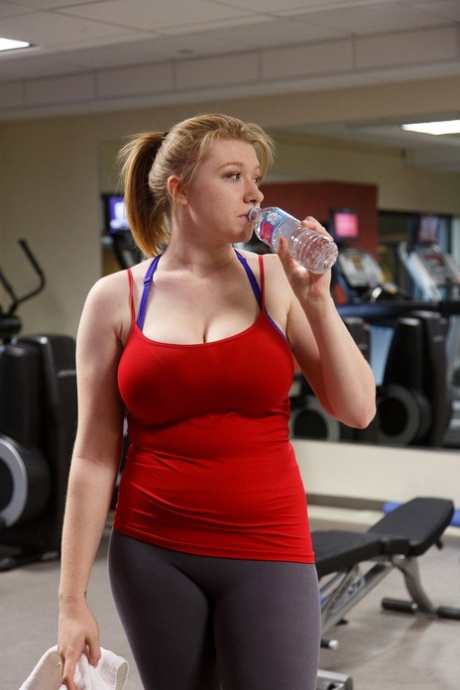 巨乳のアマチュア セックス 画像