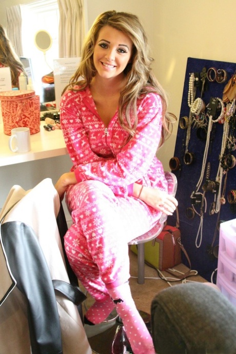 pyjamas vuxen hd foton
