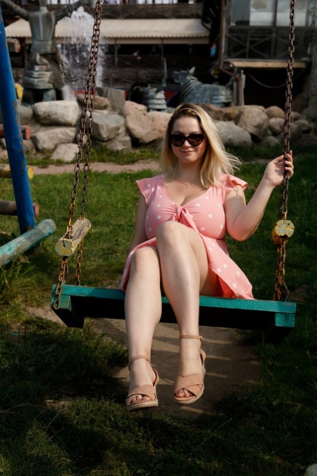 thick legs art naked archive
