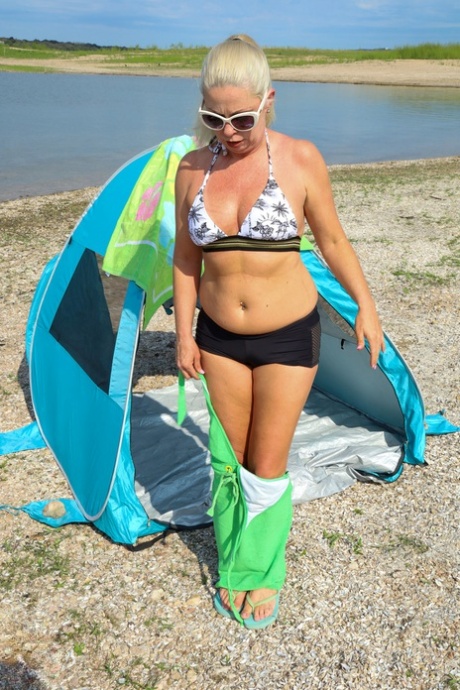 granny beach hot porn photo