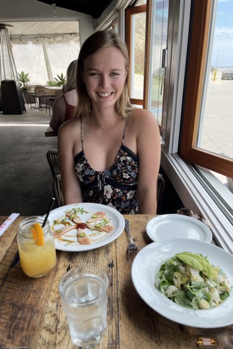 Amateur-Naturtitten erotische schöne foto