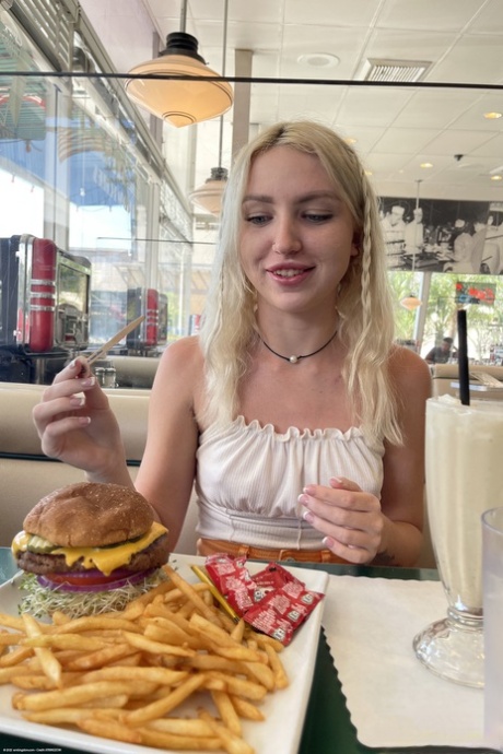 pale teen sexy nudes pictures