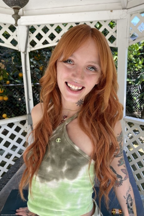 rousse maigre beau pornographique img