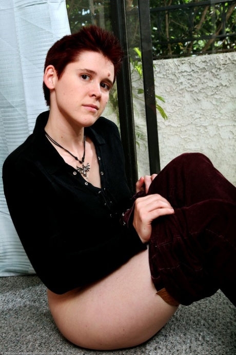 Lily Cade naked model images