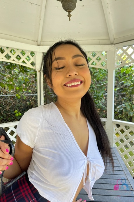 Luna Mills free actress pic