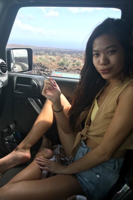 novia asiática desnudos pornograficos foto