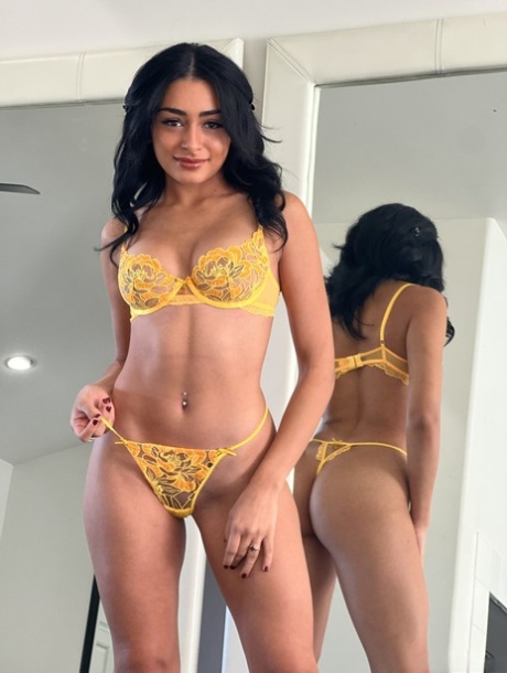 Vanessa Moon star exclusive image