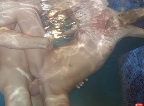 pool kneppe eksklusiv sex img