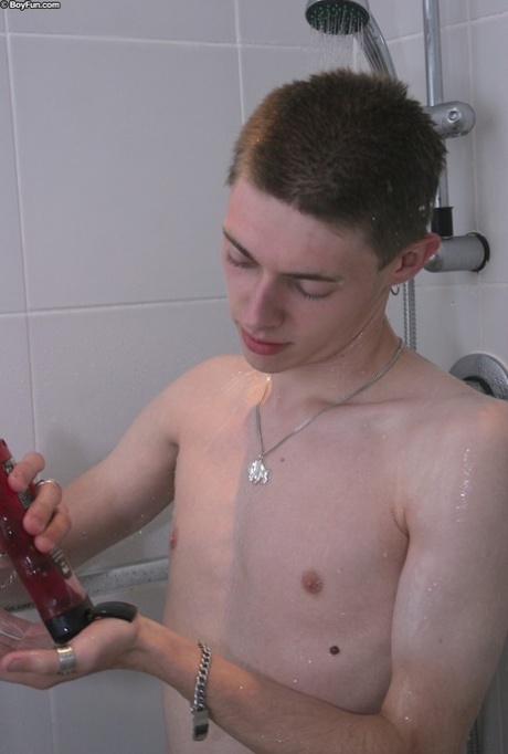 ducha gay desnudo perfecto archivo