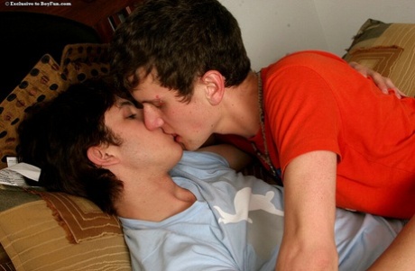 besos gay buena calidad galerías