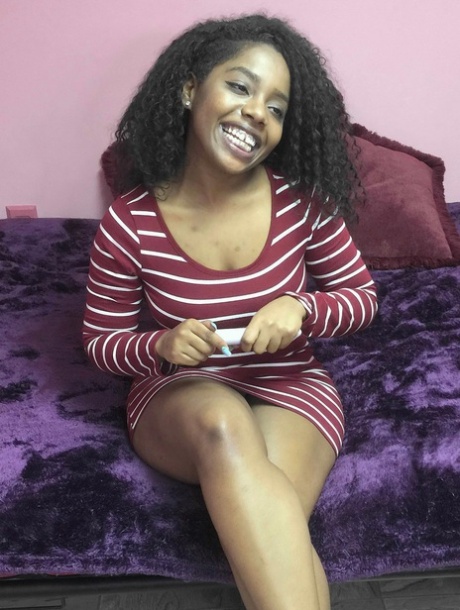 chatte rasée de milf sympa parfait img