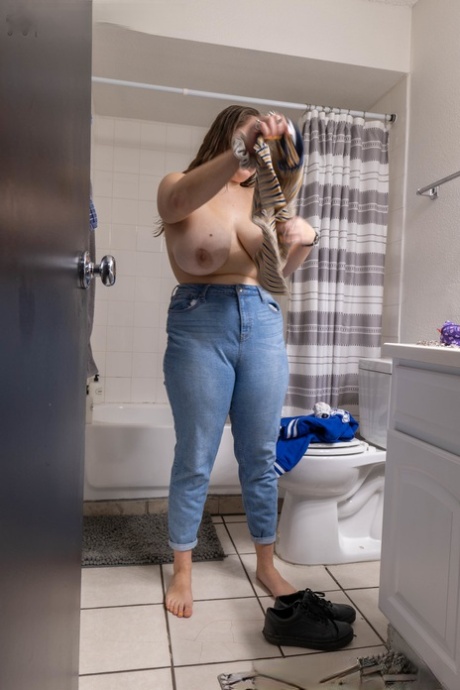 amateur voyeur hot naked images