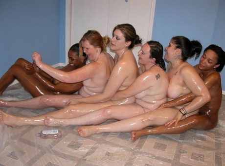 lesbické orgie nahý galerie