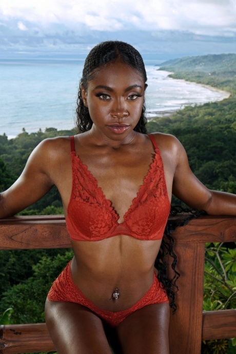 ebony lesbian hot sexy gallery