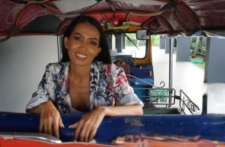 thai milf erotic photos