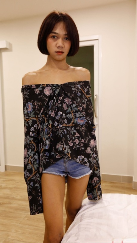 teen ladyboy porn photos