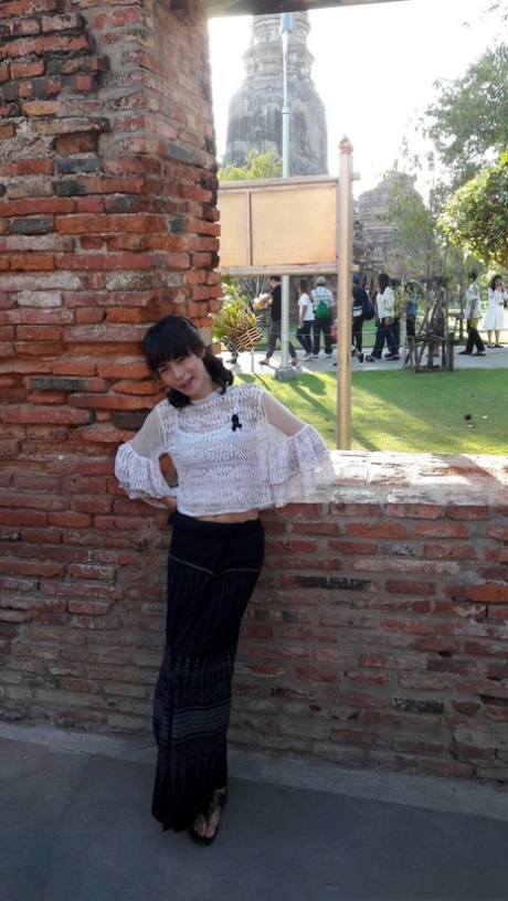 丰满少女他妈的 色情 影像