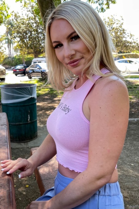 Bunny Madison pornographic model img