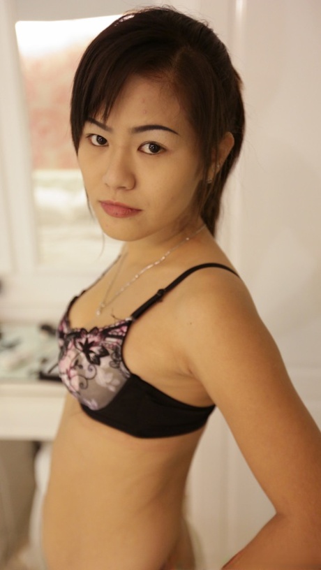 cheveux courts asiatiques érotique exclusif img