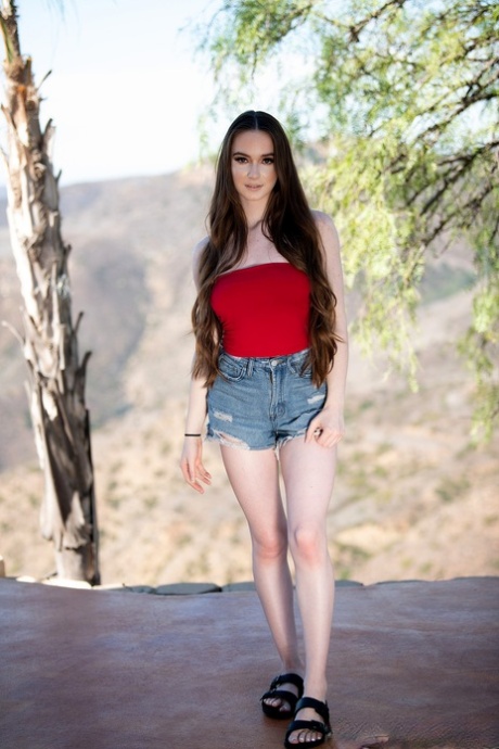 Hazel Moore model art pic