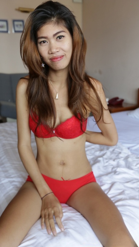 小柄なアジア人 無料裸 写真