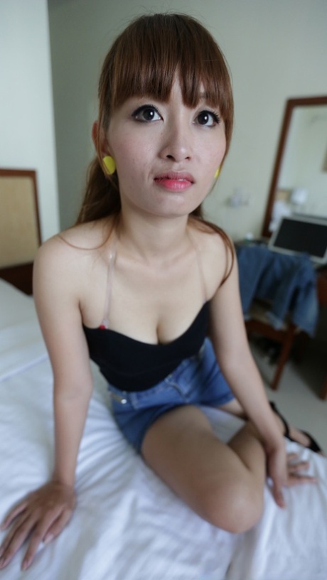hairy asian pussy beautiful porn pic