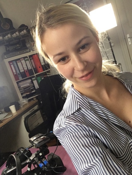 voluptueuze secretaresse erotische hd galerijen