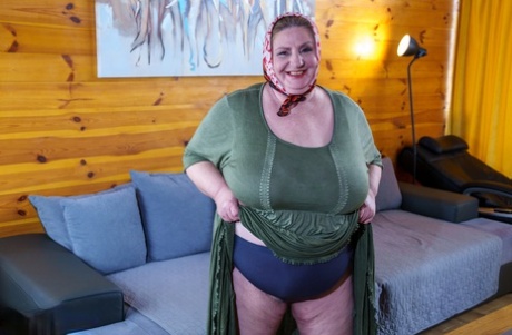 granny upskirt beautiful xxx photo