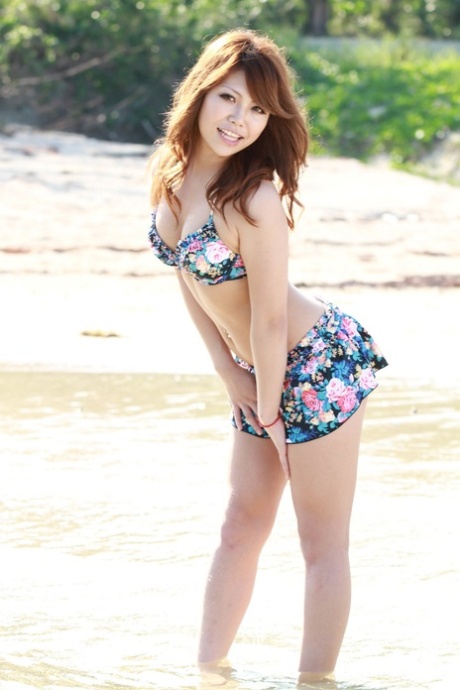 asian bikini porn gallery