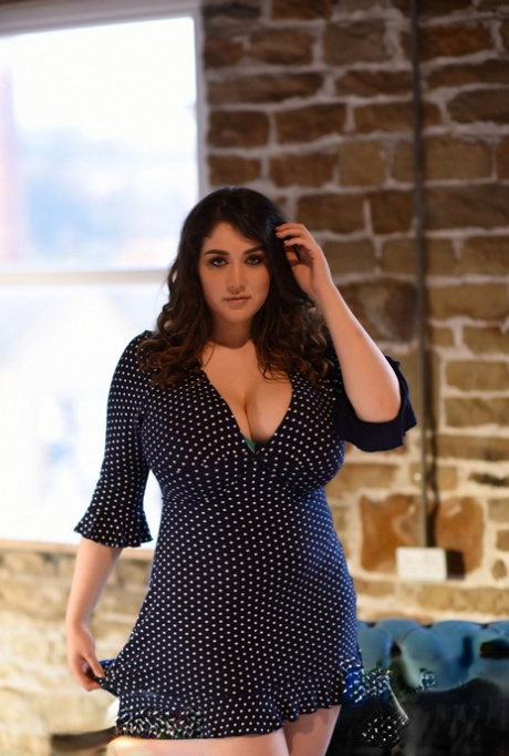 bbw brunette naked pics