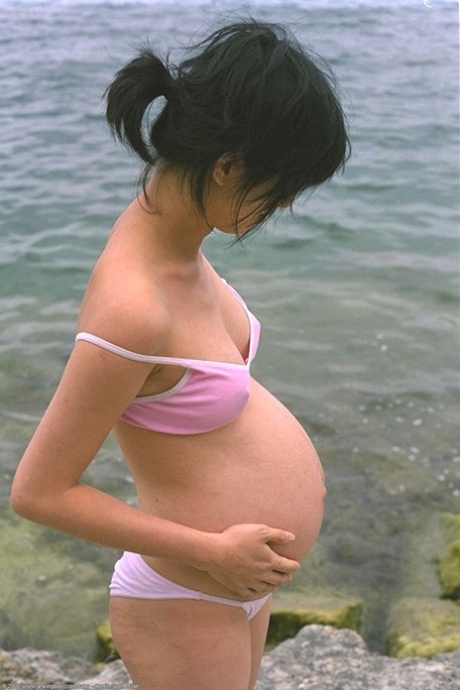 asian beach hot sexy pics