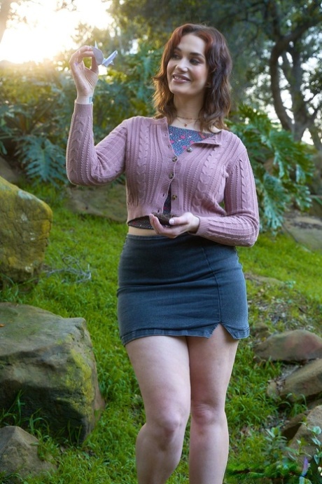 shemale skirt top pics