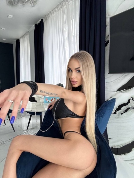 kurvige blonde Teenagerin sexy hübsche galerien