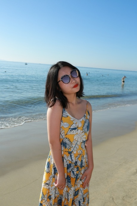 asian beach free sexy picture