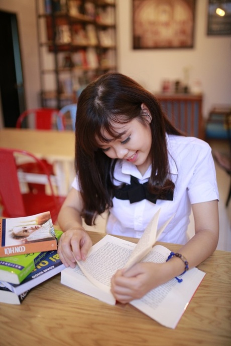 studentessa asiatica più bello img