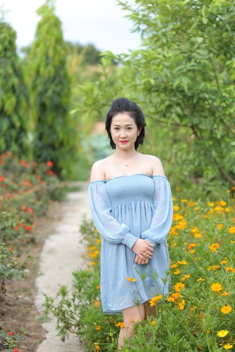 asian outdoor hot nude pictures