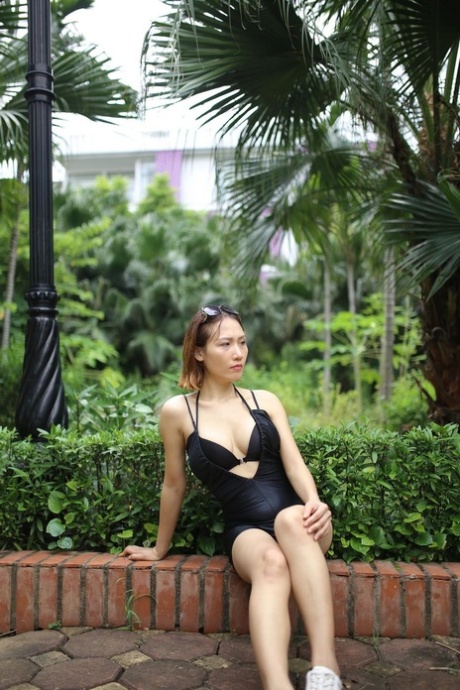 亚洲服饰 性感 檔案