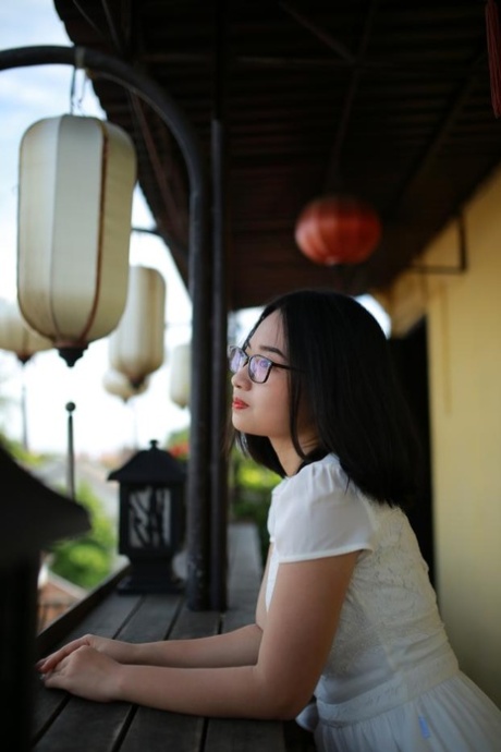 亚洲眼镜 免費性愛 圖片