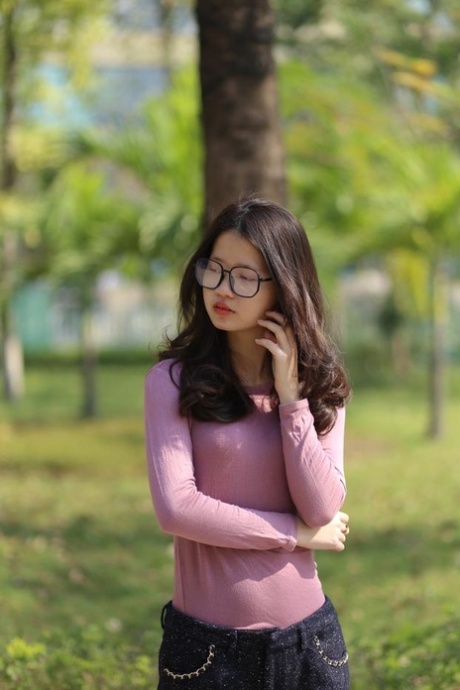 lunettes asiatiques nus chauds des photos