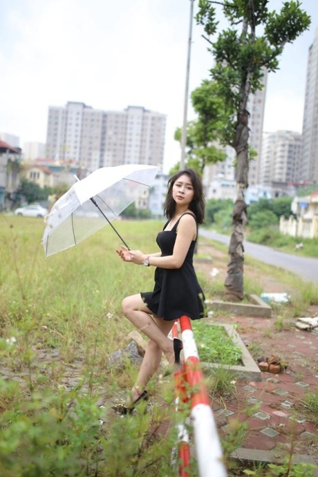 asian high heels free naked pic