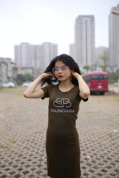 亚洲服饰 成人 畫廊