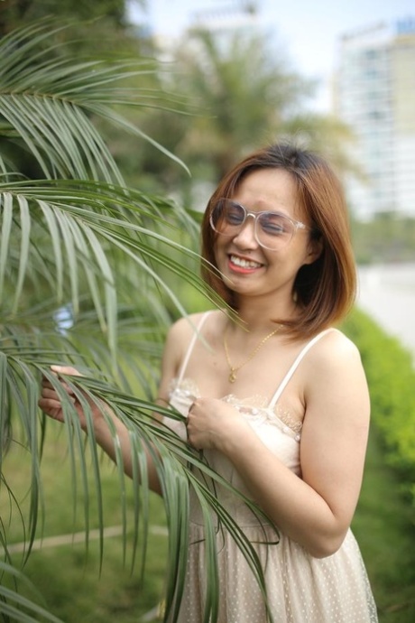 asian amateur top image