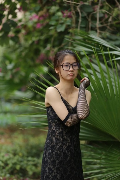 tiny asian sexy naked pictures