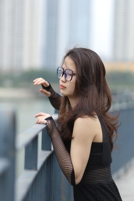 okulary azjatyckie seksowna nago obrazy