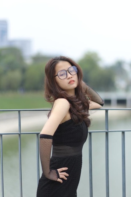 occhiali asiatici porno esclusivo foto