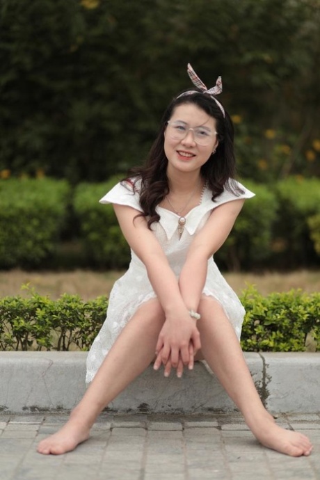 asiatiska glasögon vuxen hd bilder